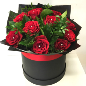 12 Red Rose Box