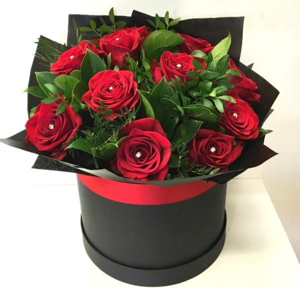 12 Red Rose Box