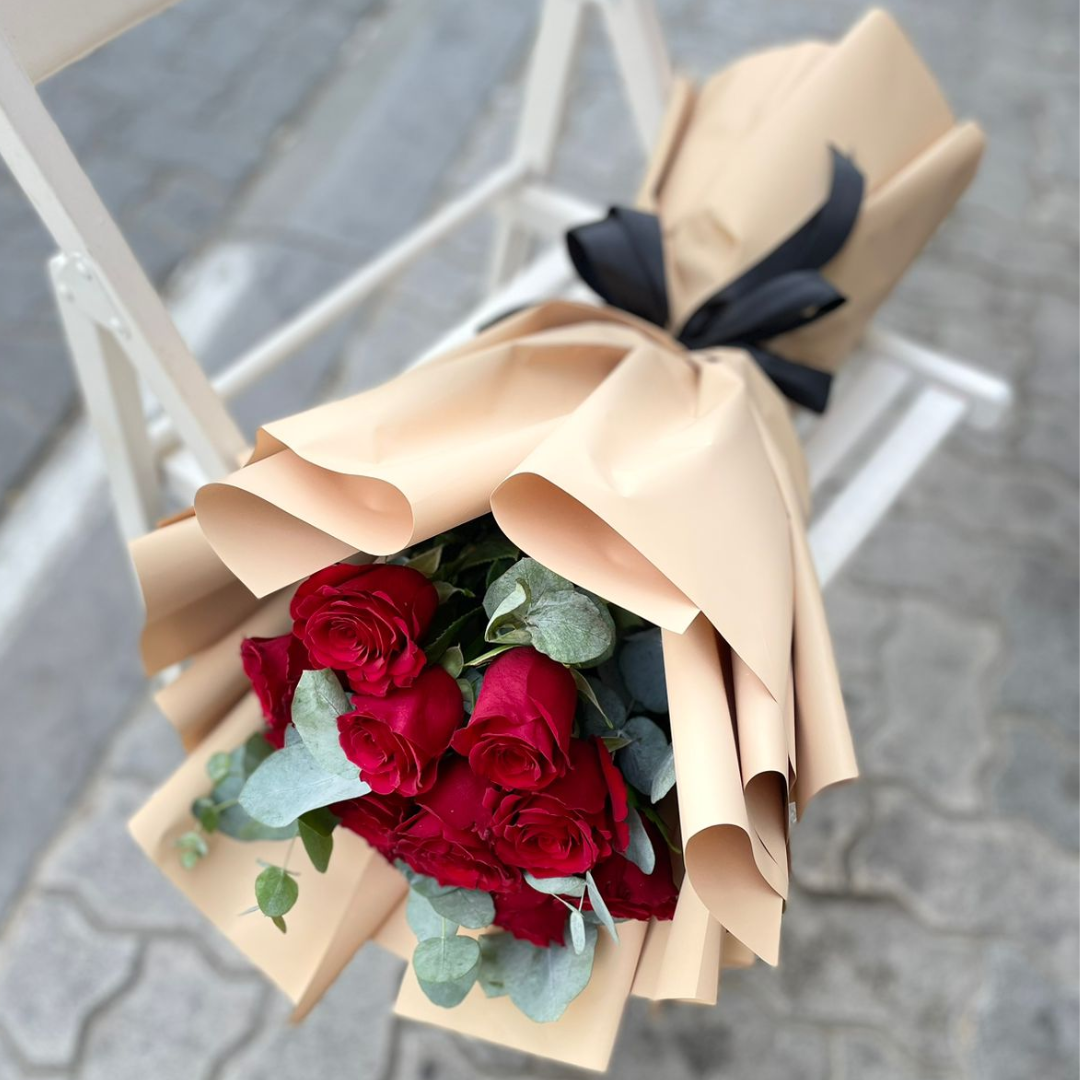 12 roses bouquet