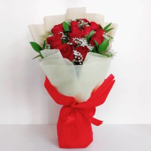 12 red roses