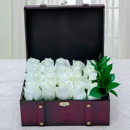 white roses box to Dear Mom