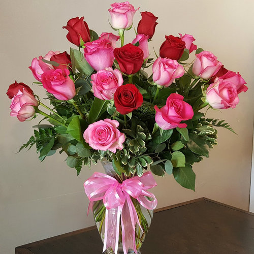 24 red pink roses vase