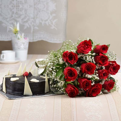 12 red roses cake