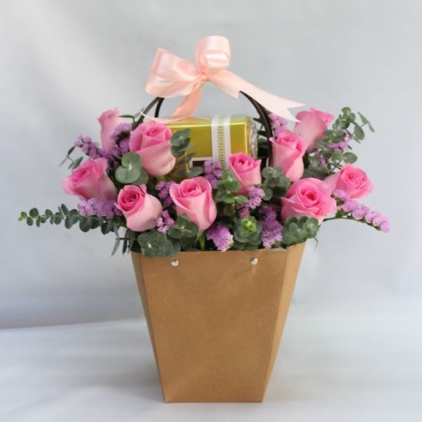 12 Pink Roses in Gift Bag
