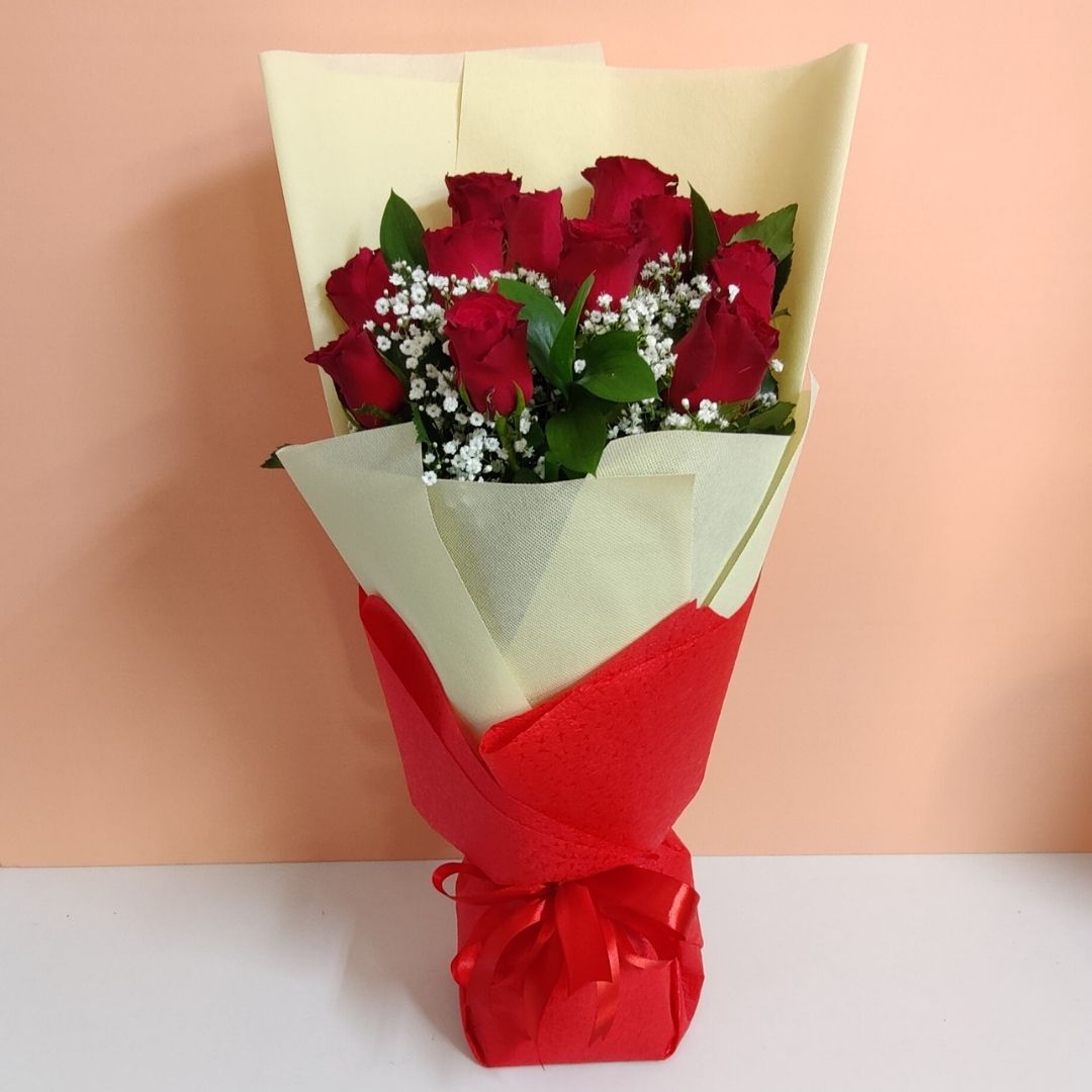 12 Red Roses Valentine